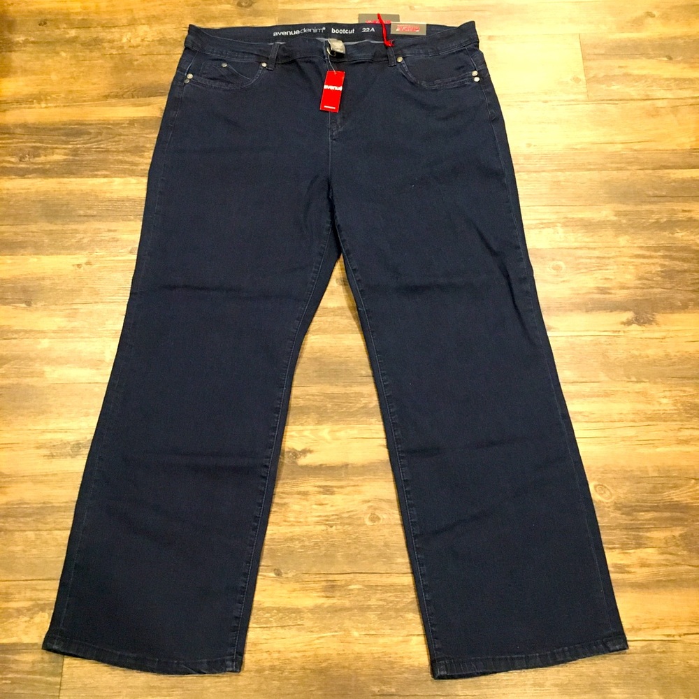 NWT avenue Bootcut Dark Wash Denim Jeans Size 22